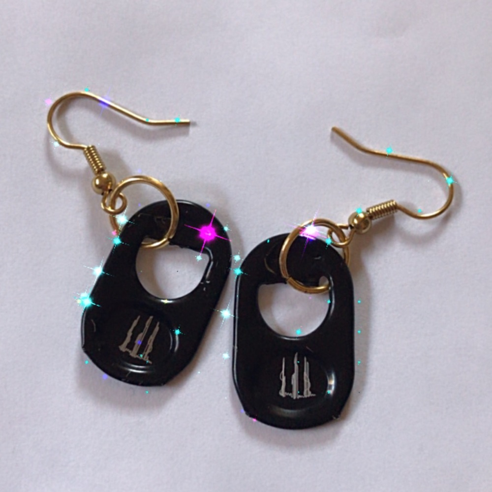 monster tab earringz 😼
